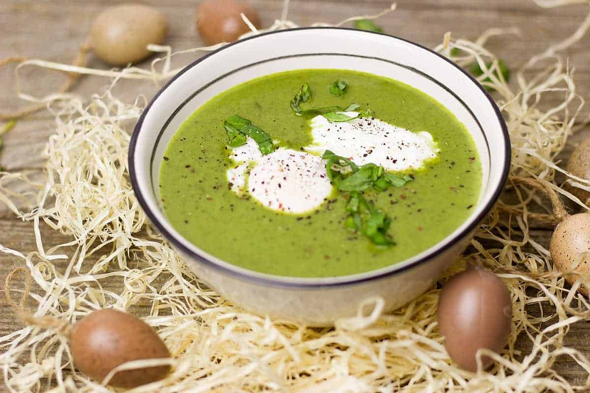 Kultspeise: Die Neunkräutersuppe