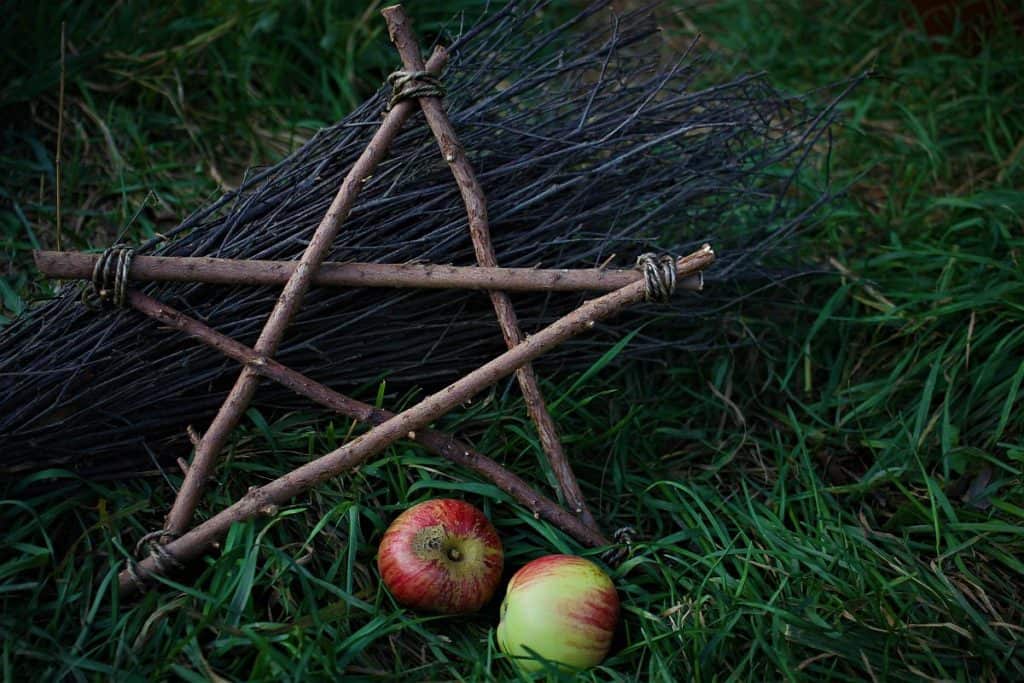 Pentagramme für die Herbst-Tagundnachtgleiche