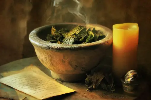 Zitronenmelisse räuchern: Magie für Freundschaft & Seelentrost