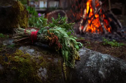 Hexenfeuer und Maibäume: Walpurgis, Beltane & Alter Glaube